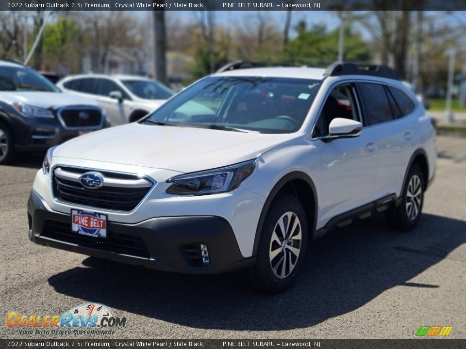 2022 Subaru Outback 2.5i Premium Crystal White Pearl / Slate Black Photo #1