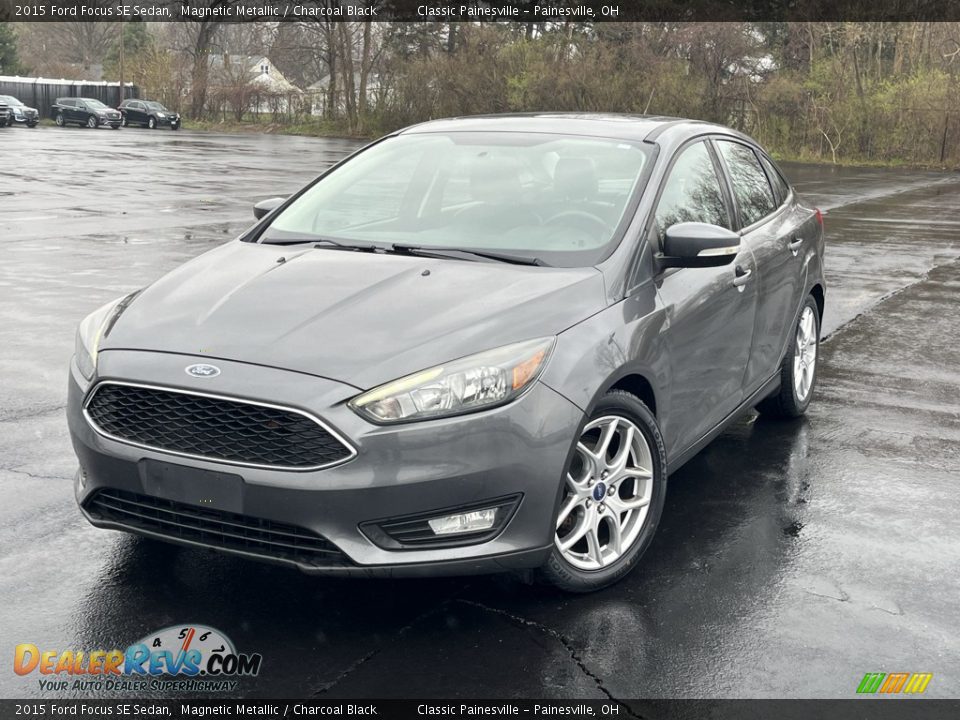 2015 Ford Focus SE Sedan Magnetic Metallic / Charcoal Black Photo #1