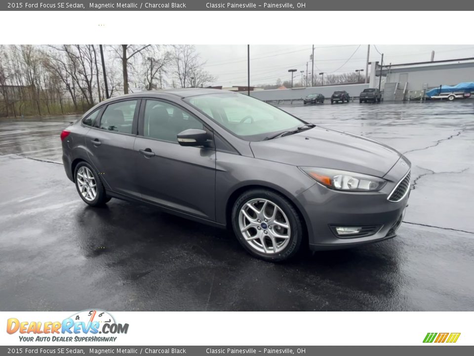 2015 Ford Focus SE Sedan Magnetic Metallic / Charcoal Black Photo #2