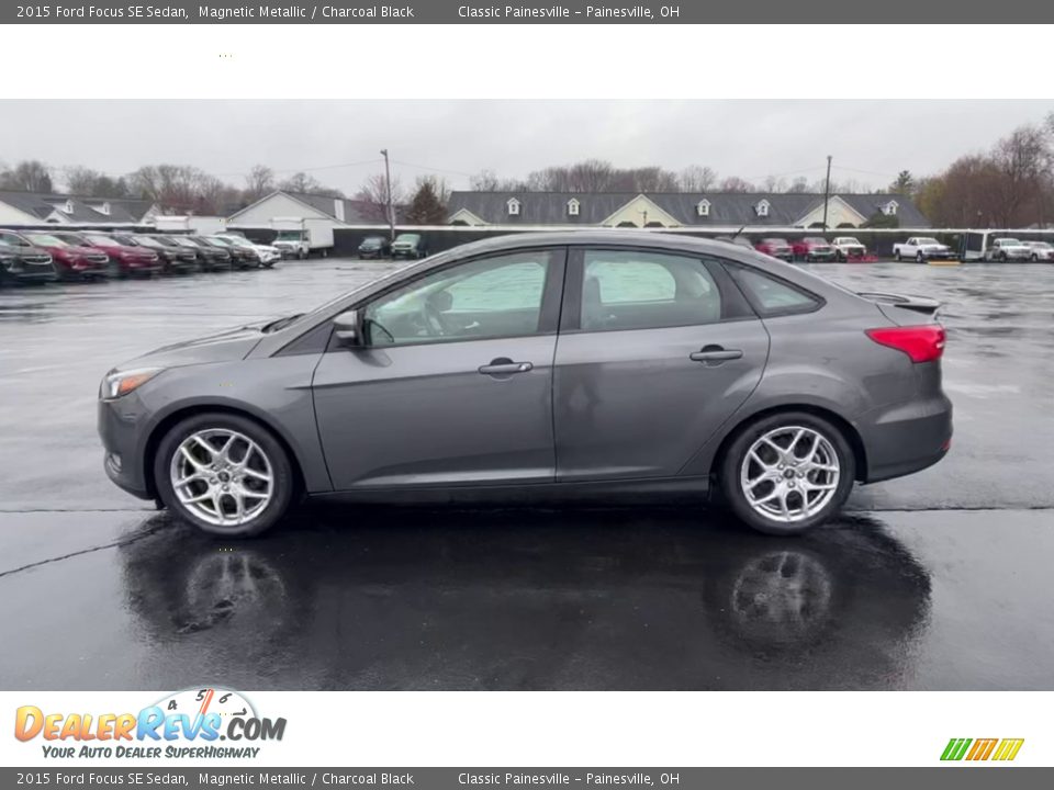 2015 Ford Focus SE Sedan Magnetic Metallic / Charcoal Black Photo #5