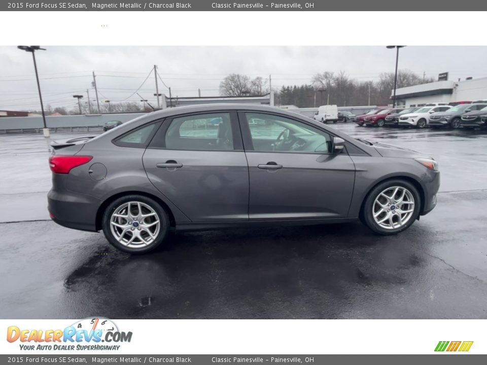 2015 Ford Focus SE Sedan Magnetic Metallic / Charcoal Black Photo #9