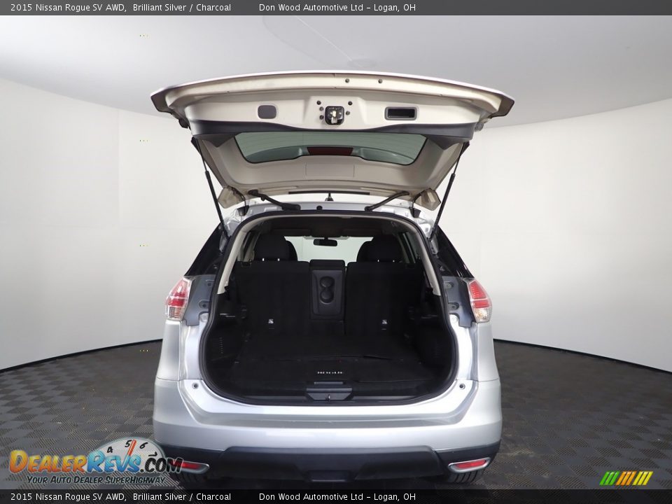 2015 Nissan Rogue SV AWD Brilliant Silver / Charcoal Photo #11