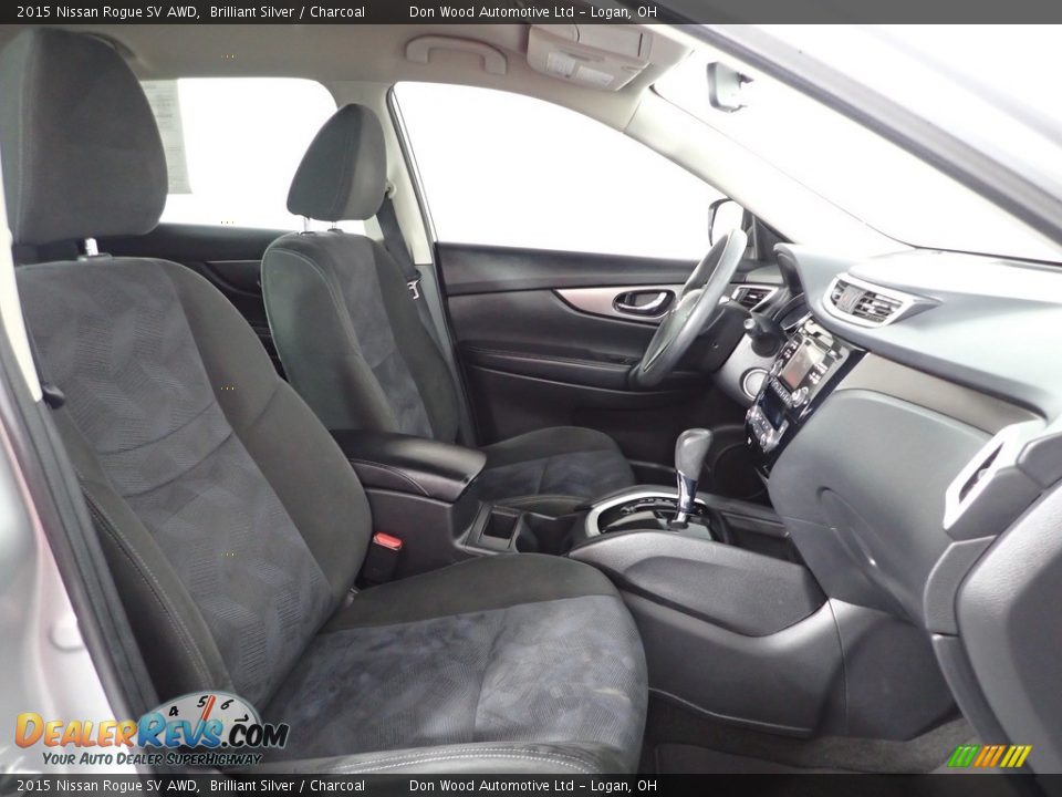 2015 Nissan Rogue SV AWD Brilliant Silver / Charcoal Photo #29