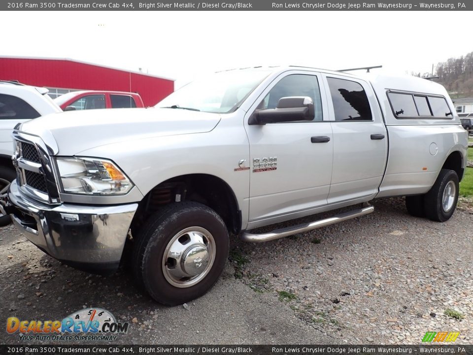 Front 3/4 View of 2016 Ram 3500 Tradesman Crew Cab 4x4 Photo #1