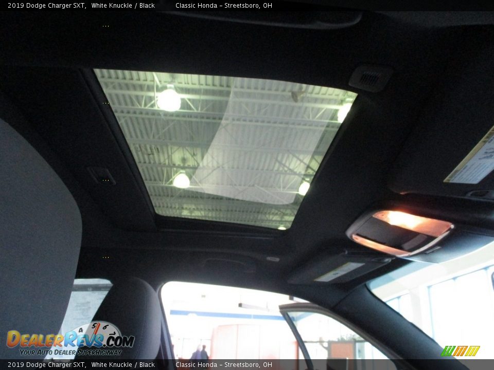 2019 Dodge Charger SXT White Knuckle / Black Photo #17