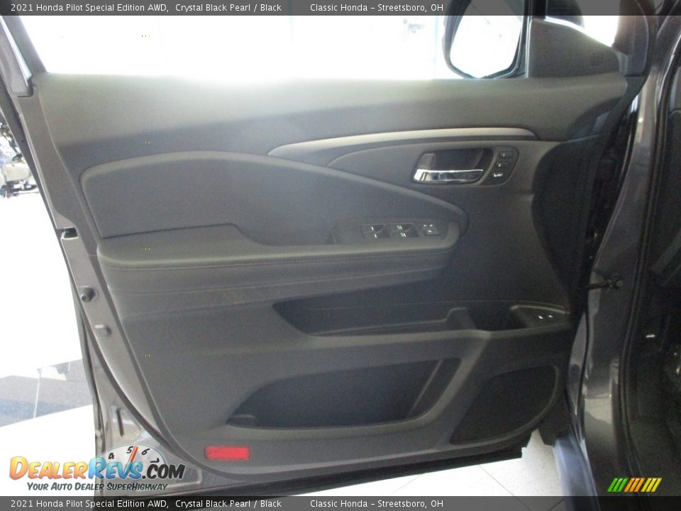 2021 Honda Pilot Special Edition AWD Crystal Black Pearl / Black Photo #28