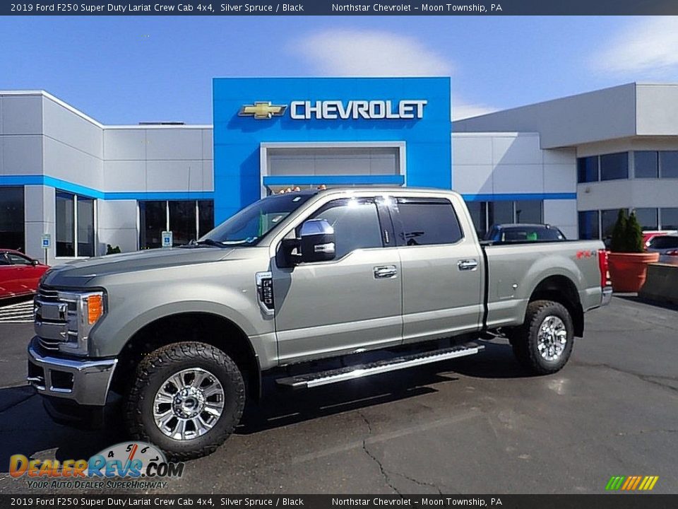 Front 3/4 View of 2019 Ford F250 Super Duty Lariat Crew Cab 4x4 Photo #1