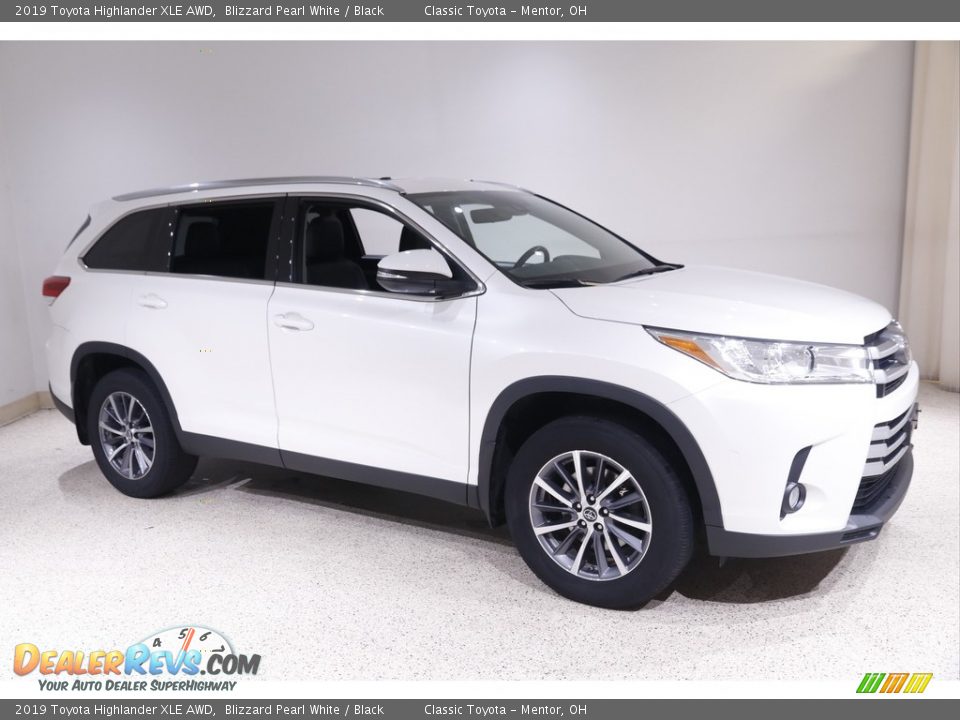 2019 Toyota Highlander XLE AWD Blizzard Pearl White / Black Photo #1
