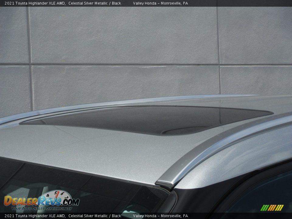2021 Toyota Highlander XLE AWD Celestial Silver Metallic / Black Photo #4