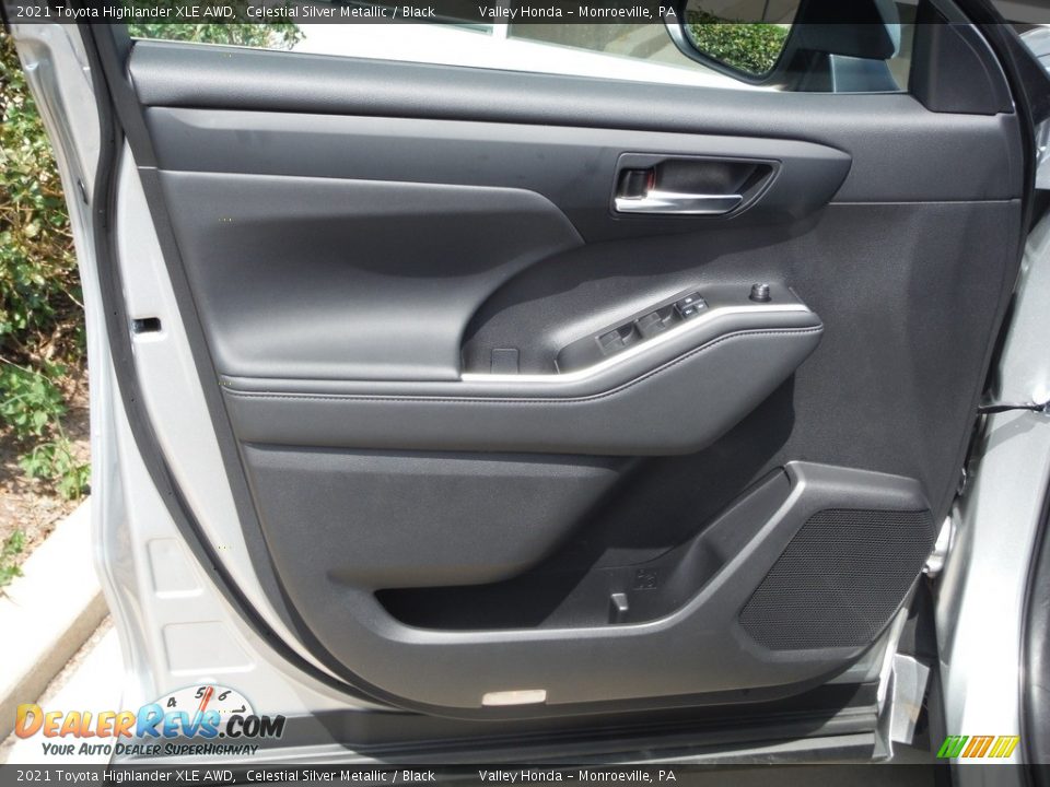 Door Panel of 2021 Toyota Highlander XLE AWD Photo #13