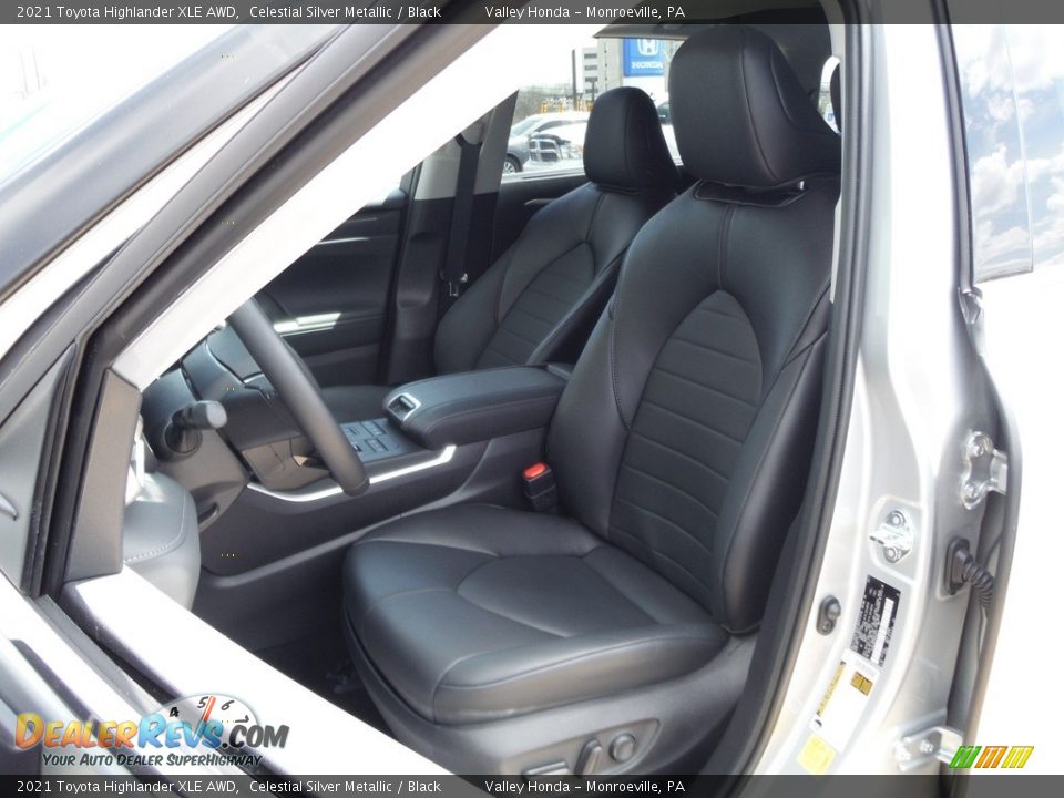 Front Seat of 2021 Toyota Highlander XLE AWD Photo #15