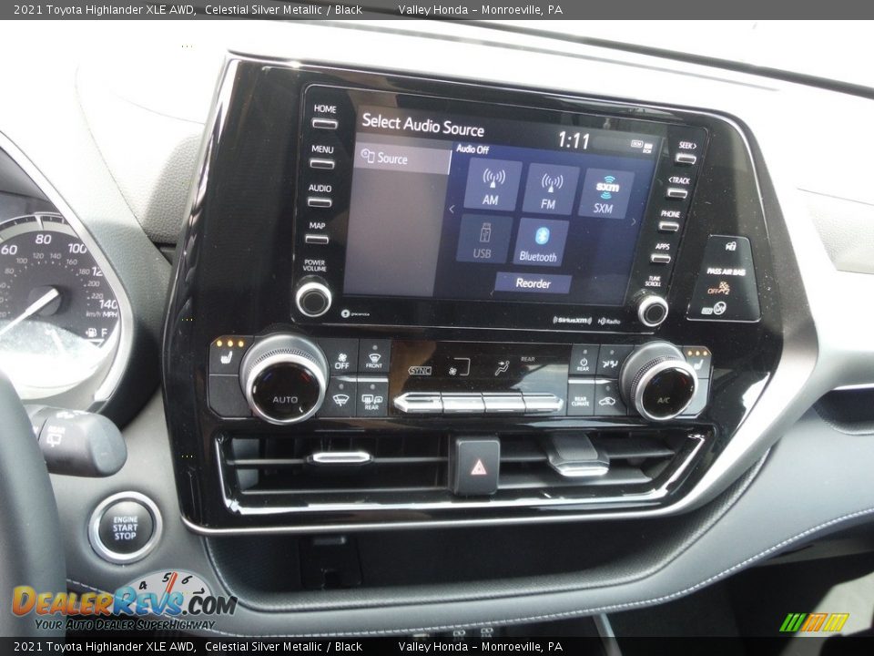 Controls of 2021 Toyota Highlander XLE AWD Photo #19