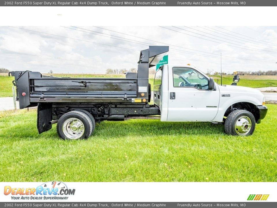 Oxford White 2002 Ford F550 Super Duty XL Regular Cab 4x4 Dump Truck Photo #3