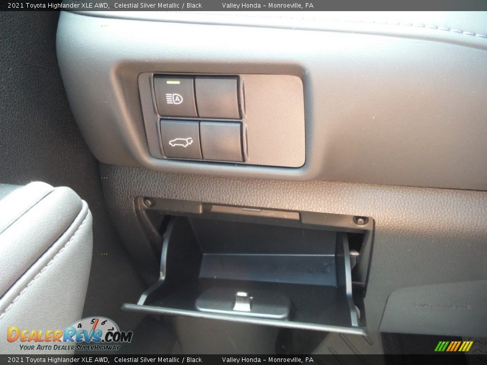 2021 Toyota Highlander XLE AWD Celestial Silver Metallic / Black Photo #28