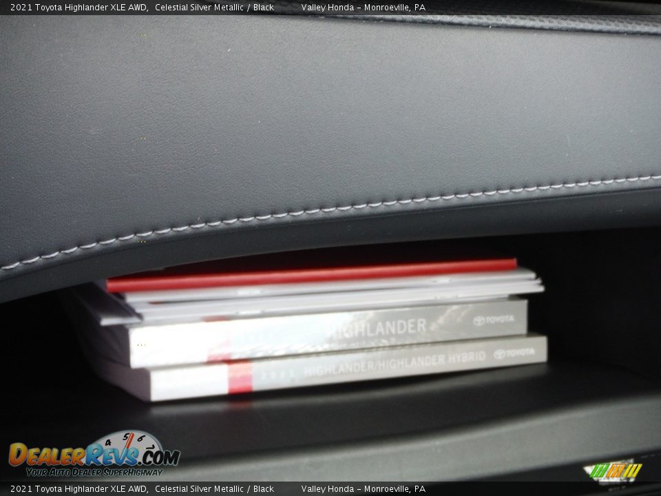 2021 Toyota Highlander XLE AWD Celestial Silver Metallic / Black Photo #35
