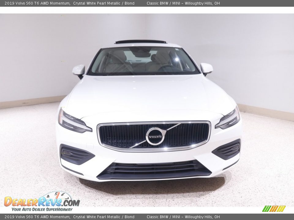 2019 Volvo S60 T6 AWD Momentum Crystal White Pearl Metallic / Blond Photo #2