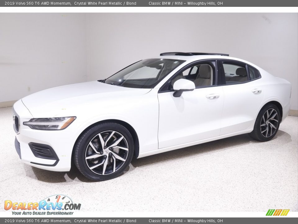 2019 Volvo S60 T6 AWD Momentum Crystal White Pearl Metallic / Blond Photo #3