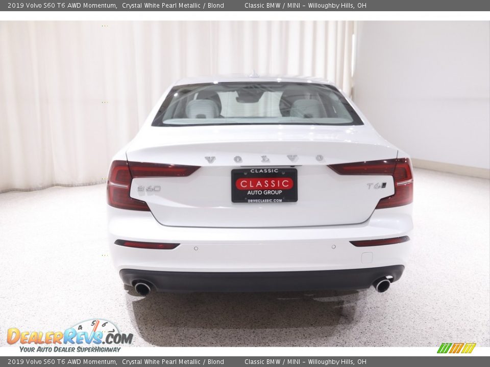 2019 Volvo S60 T6 AWD Momentum Crystal White Pearl Metallic / Blond Photo #19