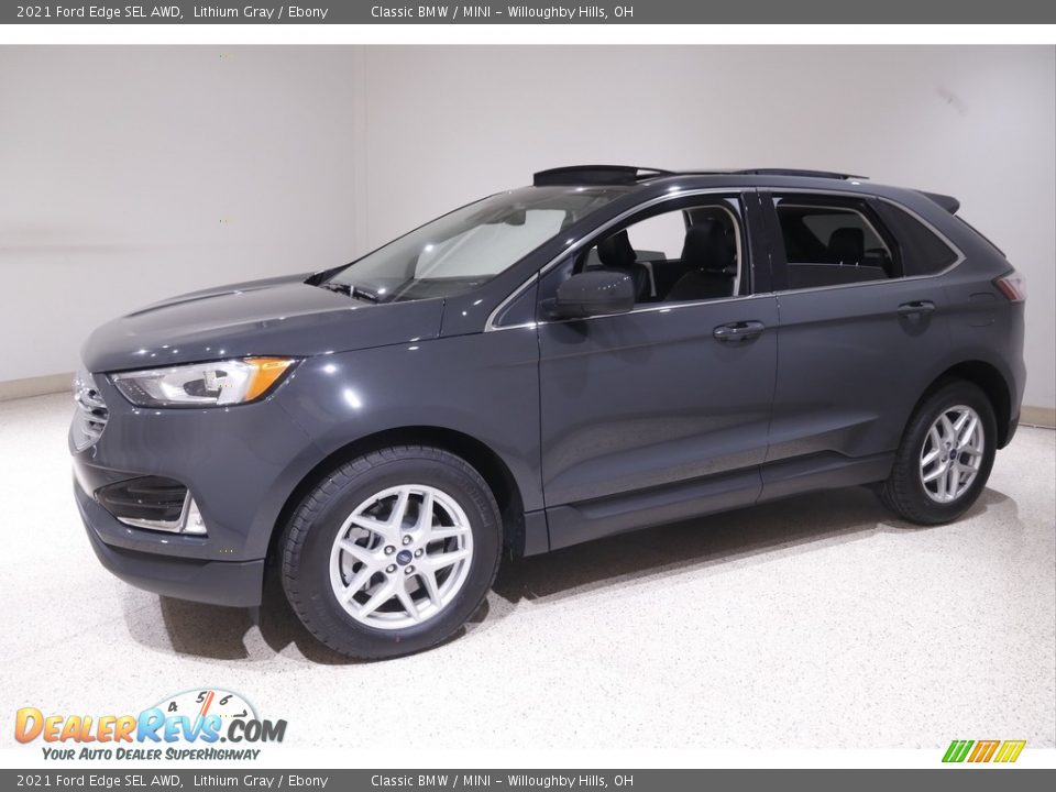 Front 3/4 View of 2021 Ford Edge SEL AWD Photo #3