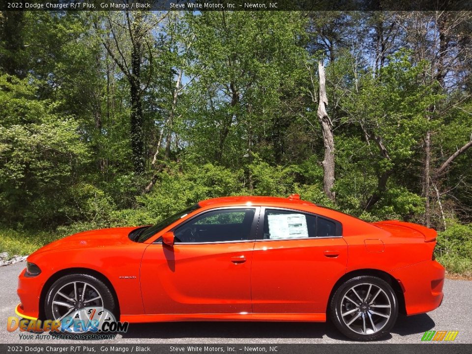 Go Mango 2022 Dodge Charger R/T Plus Photo #1