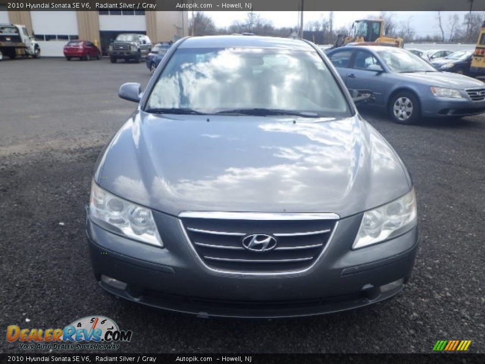 2010 Hyundai Sonata SE V6 Radiant Silver / Gray Photo #2