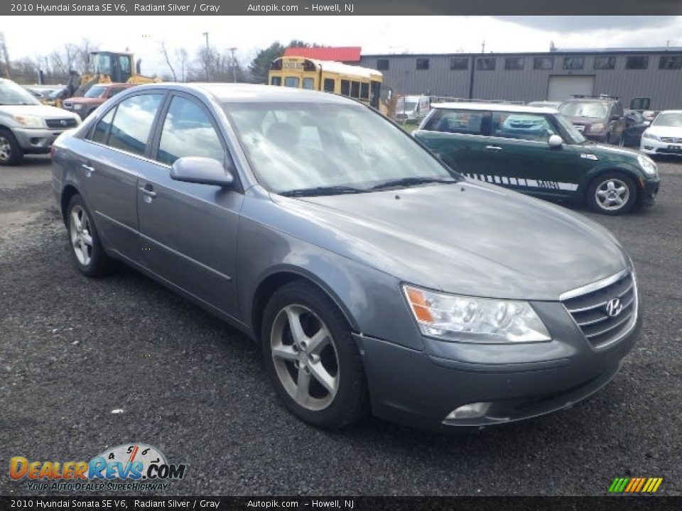 2010 Hyundai Sonata SE V6 Radiant Silver / Gray Photo #3