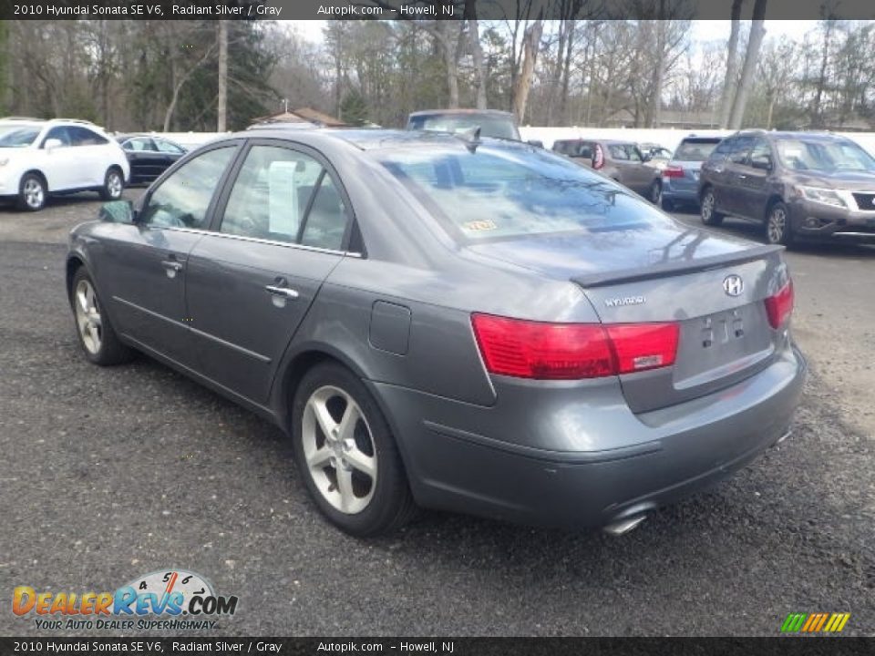 2010 Hyundai Sonata SE V6 Radiant Silver / Gray Photo #4