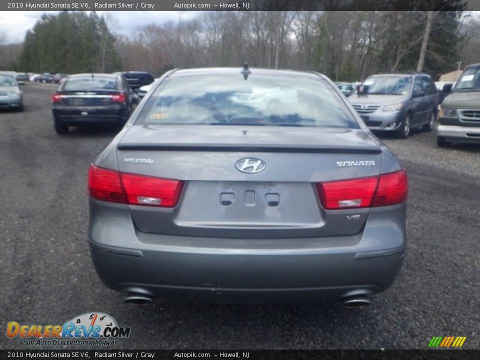 2010 Hyundai Sonata SE V6 Radiant Silver / Gray Photo #5