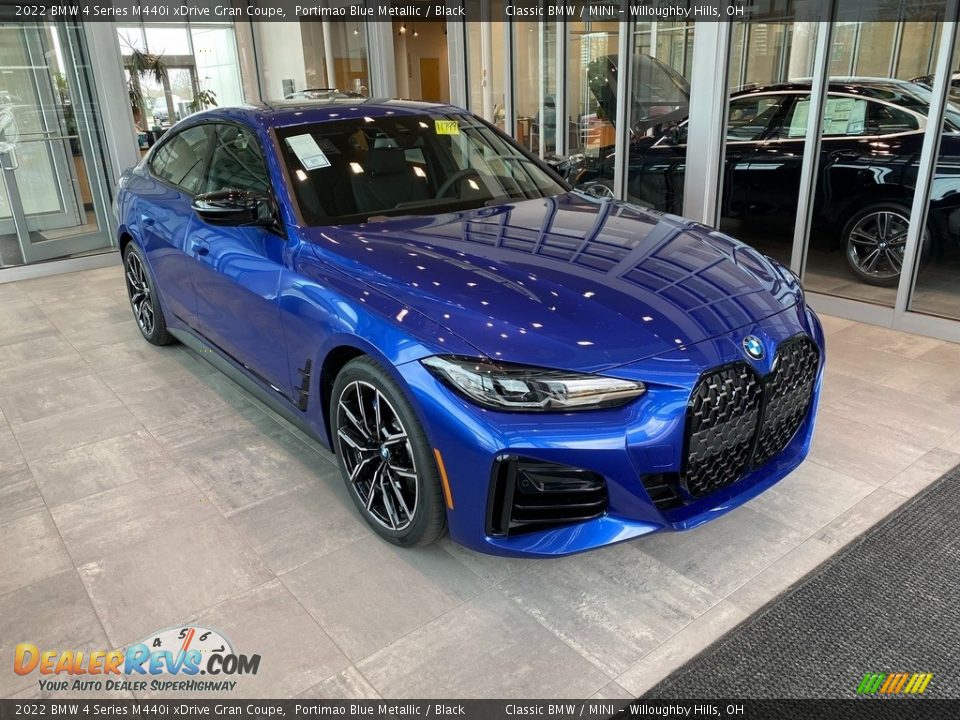 Front 3/4 View of 2022 BMW 4 Series M440i xDrive Gran Coupe Photo #1