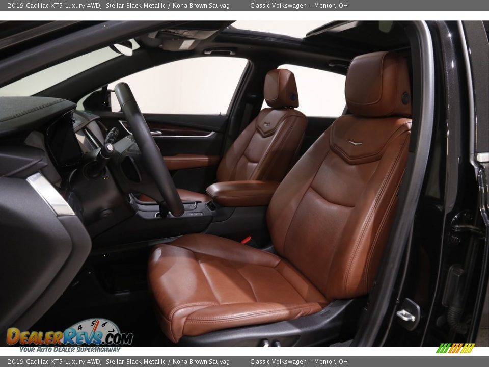 Front Seat of 2019 Cadillac XT5 Luxury AWD Photo #5