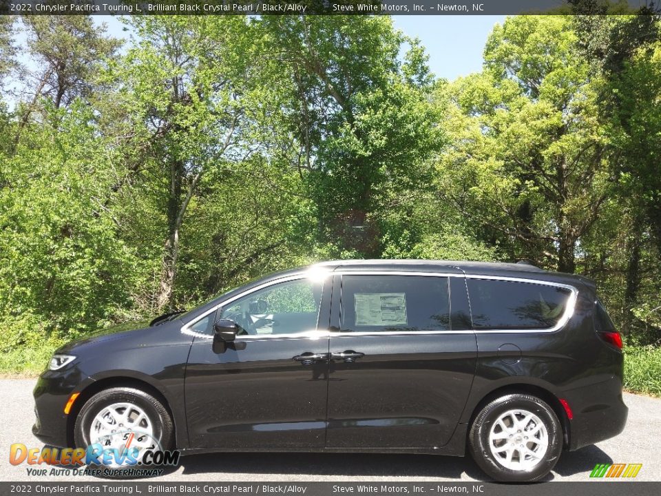 2022 Chrysler Pacifica Touring L Brilliant Black Crystal Pearl / Black/Alloy Photo #1