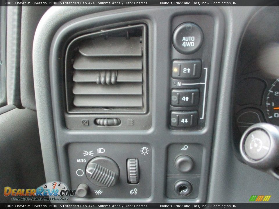 2006 Chevrolet Silverado 1500 LS Extended Cab 4x4 Summit White / Dark Charcoal Photo #11