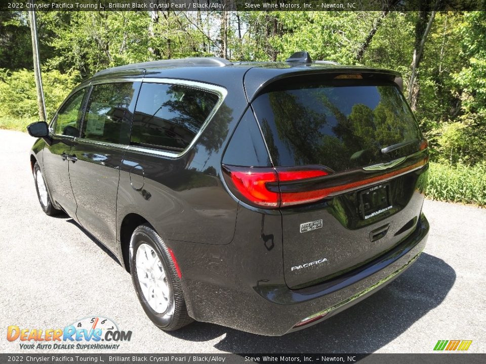 2022 Chrysler Pacifica Touring L Brilliant Black Crystal Pearl / Black/Alloy Photo #8