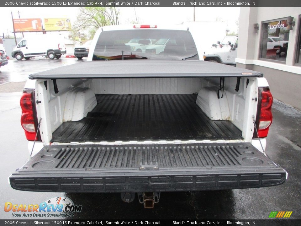 2006 Chevrolet Silverado 1500 LS Extended Cab 4x4 Summit White / Dark Charcoal Photo #17