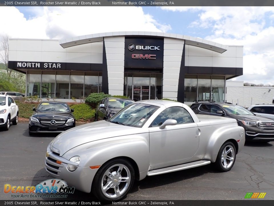 2005 Chevrolet SSR Ricochet Silver Metallic / Ebony Black Photo #1