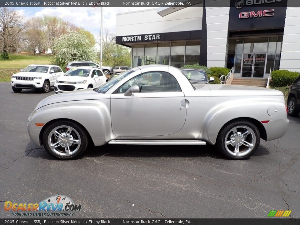 2005 Chevrolet SSR Ricochet Silver Metallic / Ebony Black Photo #2