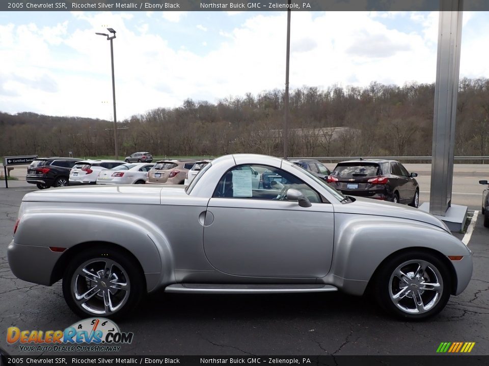 2005 Chevrolet SSR Ricochet Silver Metallic / Ebony Black Photo #8