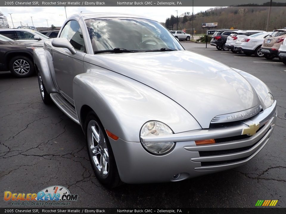 2005 Chevrolet SSR Ricochet Silver Metallic / Ebony Black Photo #10