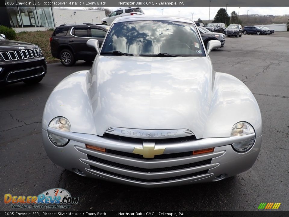 2005 Chevrolet SSR Ricochet Silver Metallic / Ebony Black Photo #11