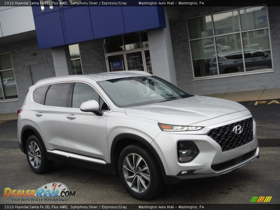 Front 3/4 View of 2019 Hyundai Santa Fe SEL Plus AWD Photo #1