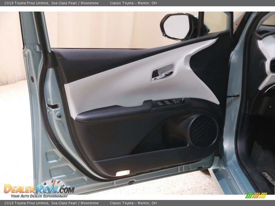 2019 Toyota Prius Limited Sea Glass Pearl / Moonstone Photo #4