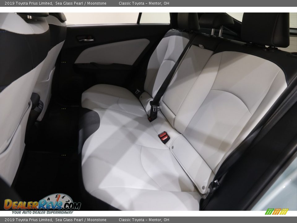 2019 Toyota Prius Limited Sea Glass Pearl / Moonstone Photo #18