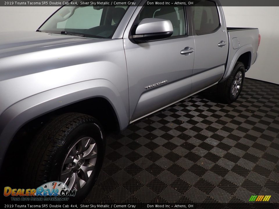 2019 Toyota Tacoma SR5 Double Cab 4x4 Silver Sky Metallic / Cement Gray Photo #10
