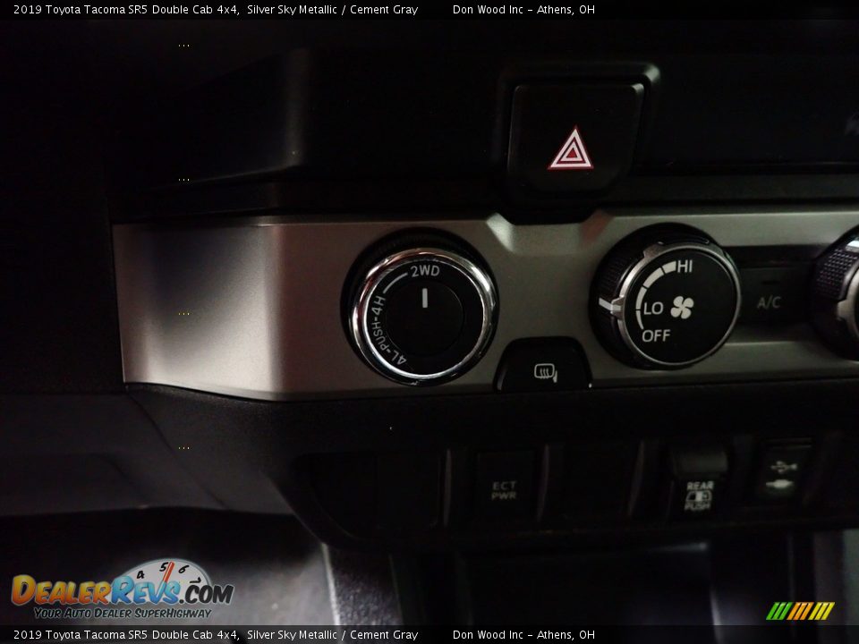 2019 Toyota Tacoma SR5 Double Cab 4x4 Silver Sky Metallic / Cement Gray Photo #31