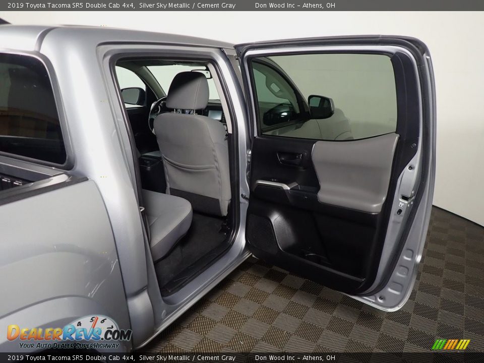 2019 Toyota Tacoma SR5 Double Cab 4x4 Silver Sky Metallic / Cement Gray Photo #36