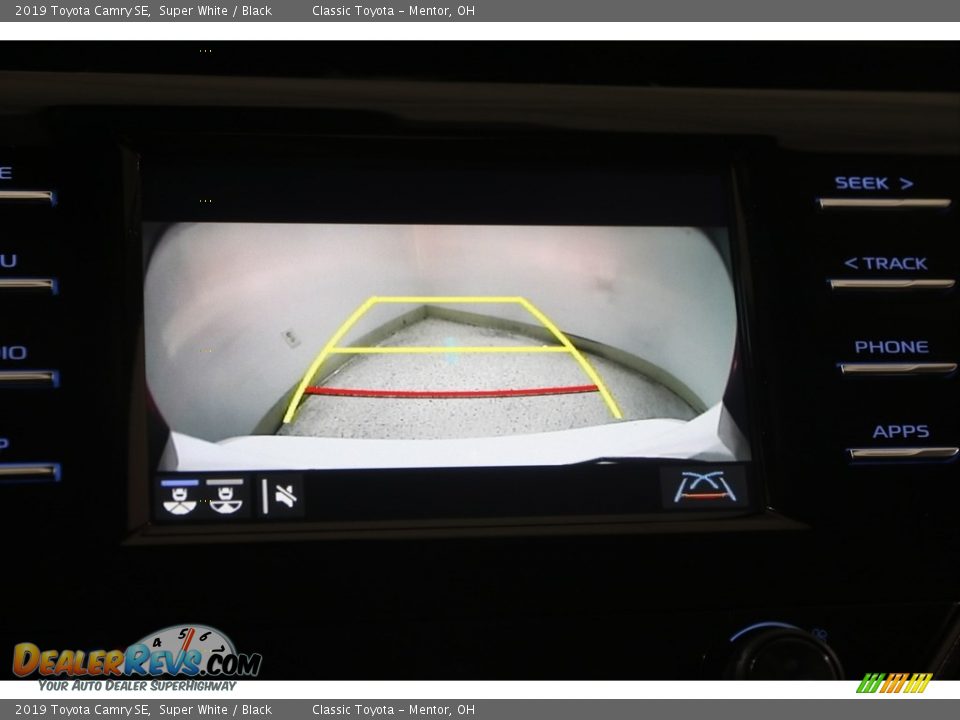 2019 Toyota Camry SE Super White / Black Photo #10