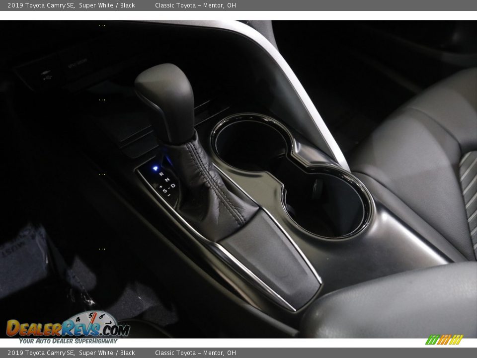 2019 Toyota Camry SE Super White / Black Photo #11