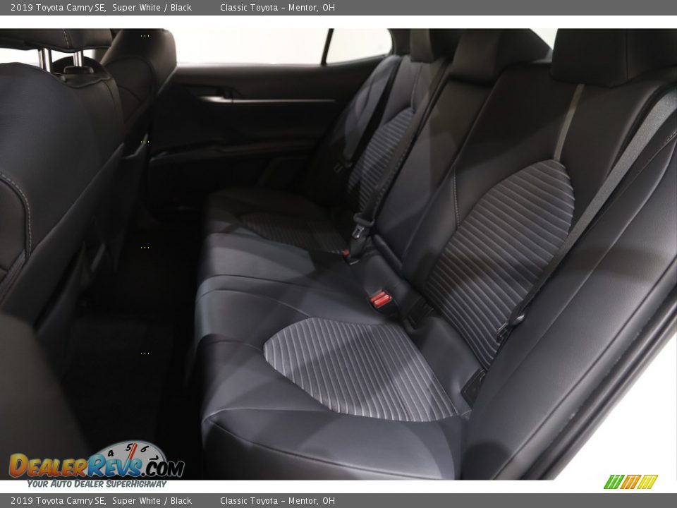 2019 Toyota Camry SE Super White / Black Photo #14