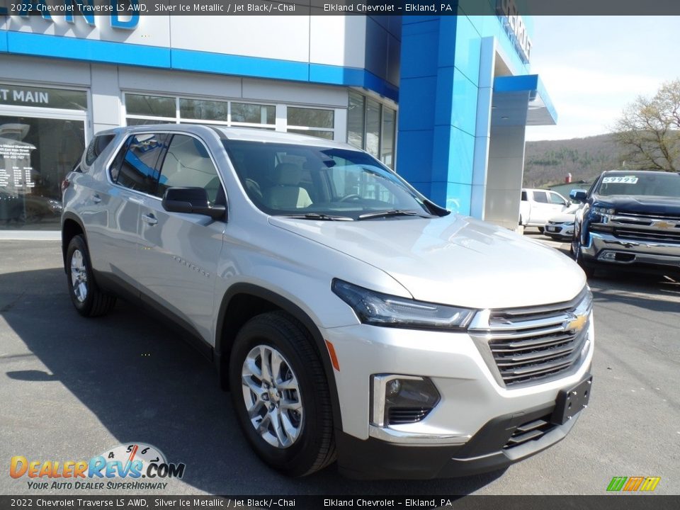 2022 Chevrolet Traverse LS AWD Silver Ice Metallic / Jet Black/­Chai Photo #4