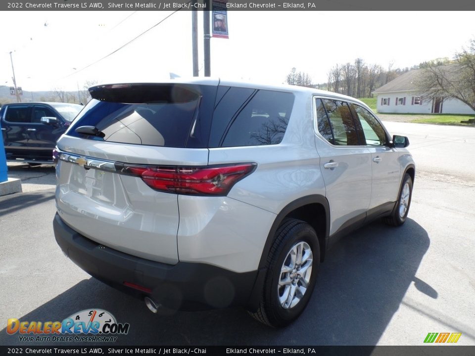 2022 Chevrolet Traverse LS AWD Silver Ice Metallic / Jet Black/­Chai Photo #7